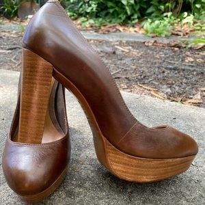 Aldo all leather platform shoe, brown, size 39